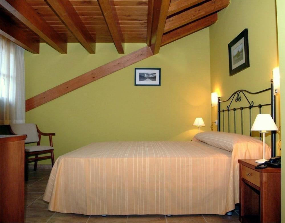 Hostal Europa San Roque del Acebal ภายนอก รูปภาพ