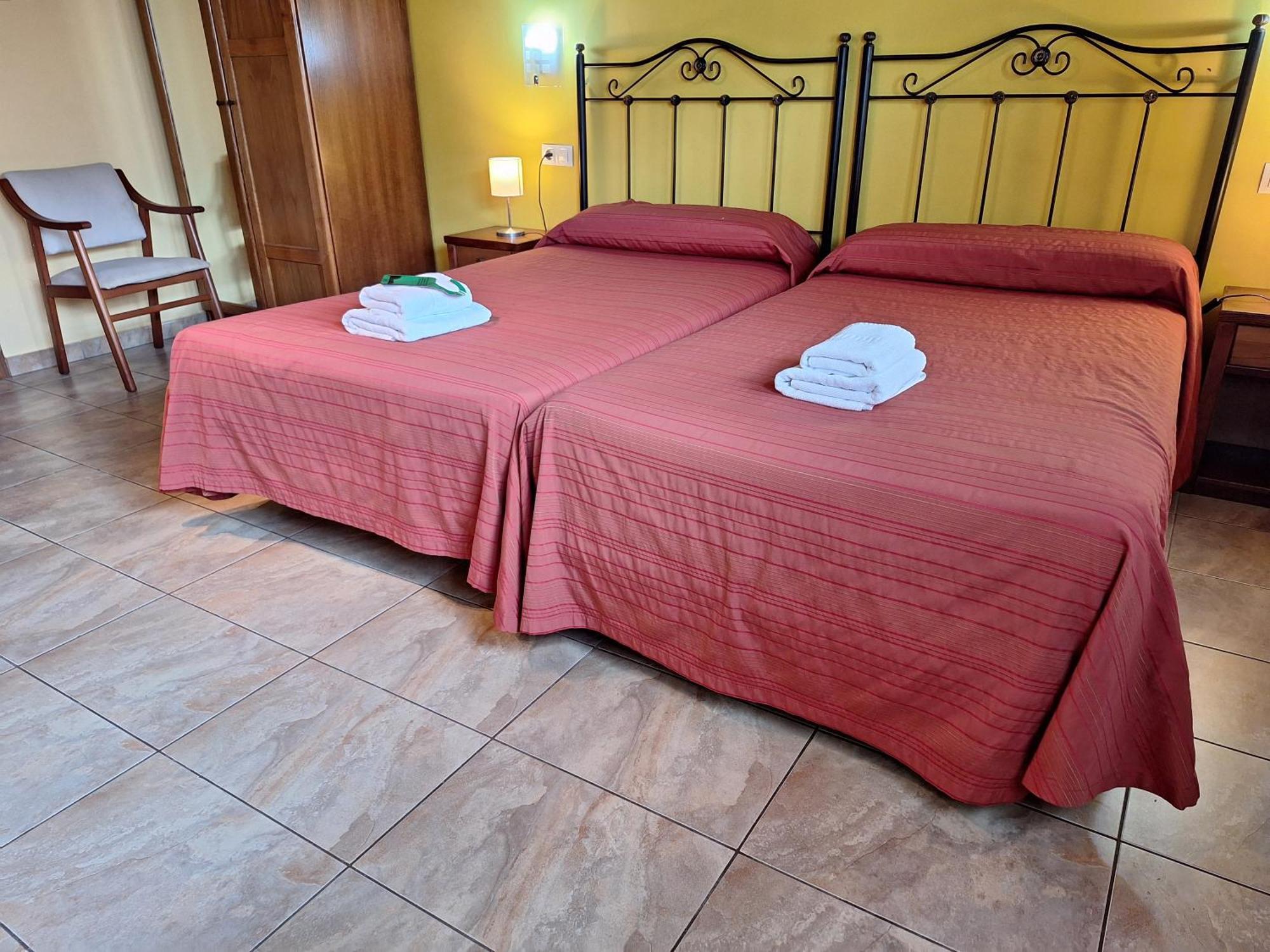 Hostal Europa San Roque del Acebal ภายนอก รูปภาพ