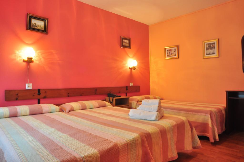 Hostal Europa San Roque del Acebal ภายนอก รูปภาพ