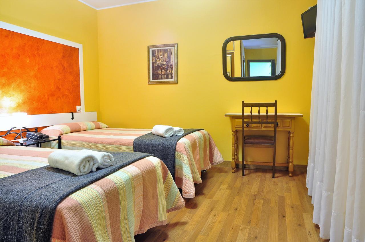 Hostal Europa San Roque del Acebal ภายนอก รูปภาพ
