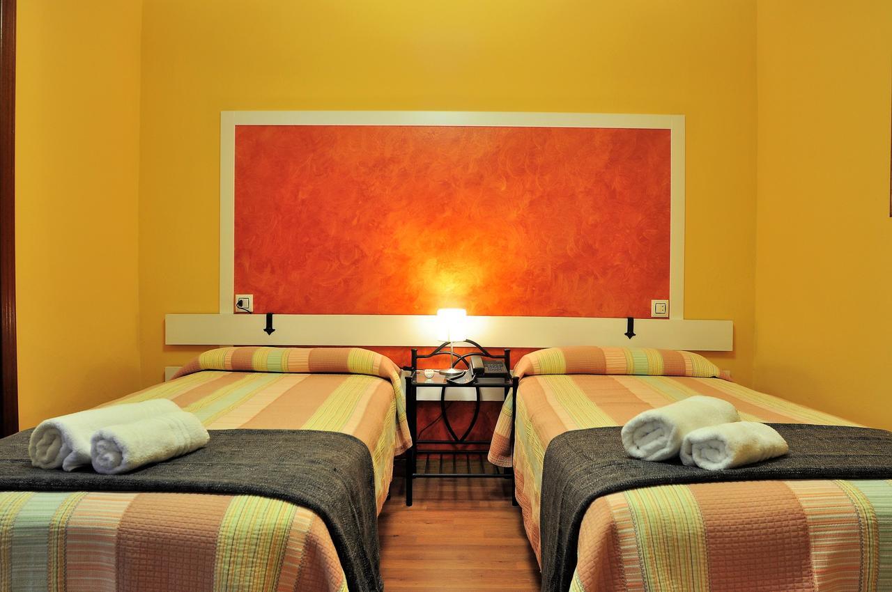 Hostal Europa San Roque del Acebal ภายนอก รูปภาพ